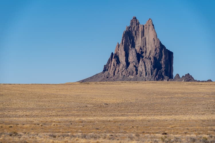 Desierto de México con montañas