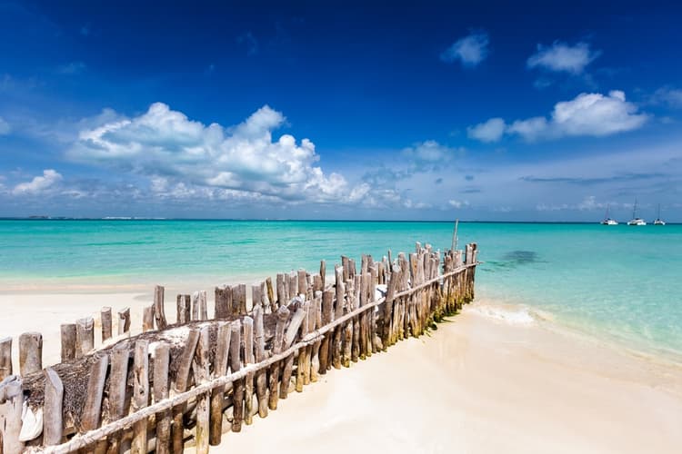 Playa en Isla Mujeres, México